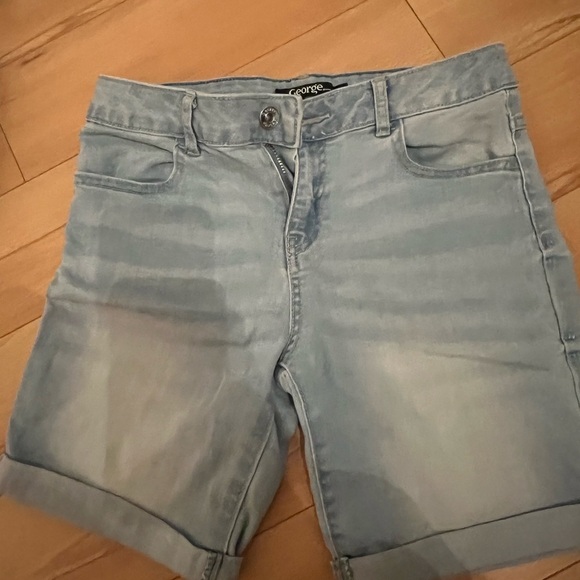 Girls jeans shorts age 14 - Picture 1 of 2